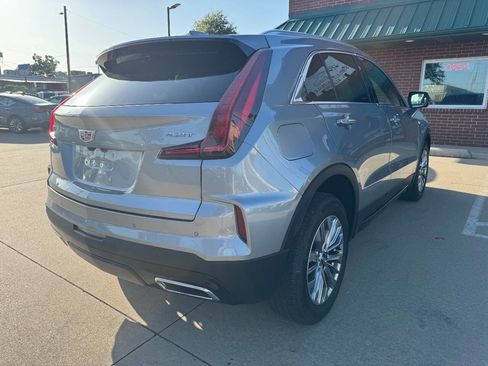Used 2025 Cadillac XT4 Premium Luxury image 8