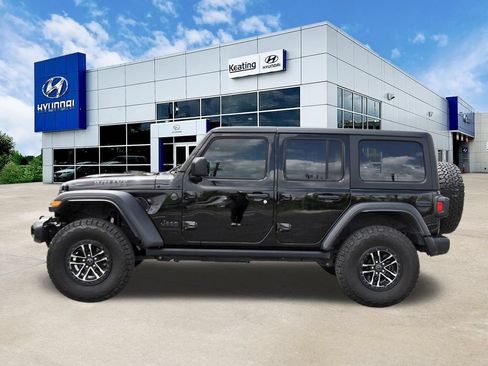 Used 2024 Jeep Wrangler Unlimited Sport AWD/4WD image 8