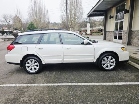 Used 2008 Subaru Outback 2.5i Limited L.L. Bean AWD/4WD image 6
