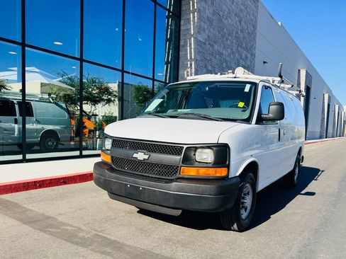 Used 2015 Chevrolet Express 2500 RWD image 10