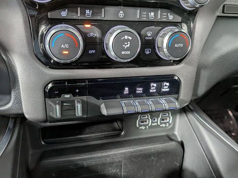 Used 2021 RAM 1500 Laramie AWD/4WD image 32
