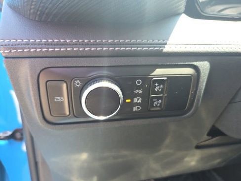 Used 2025 Ford Mustang Premium RWD image 32