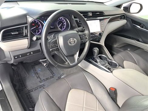 Used 2019 Toyota Camry XLE image 17