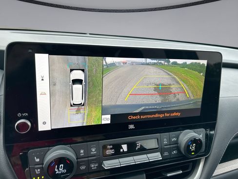 Used 2024 Toyota Grand Highlander AWD image 25