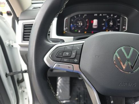 Used 2023 Volkswagen Atlas SE w/ Panoramic Sunroof Package image 28