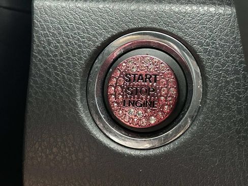 Used 2018 Toyota Camry XSE FWD image 29