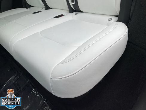 Used 2022 Tesla Model Y Long Range AWD/4WD image 31