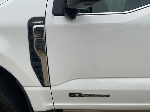 Used 2023 Ford F350 Lariat w/ Lariat Ultimate Package image 9