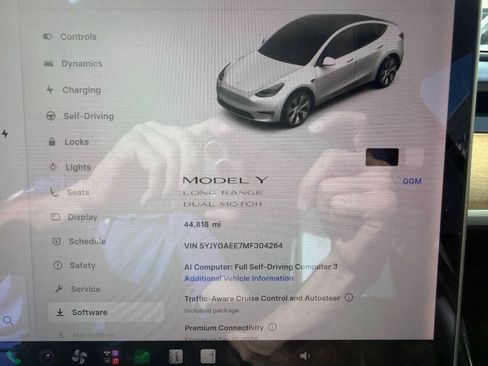 Used 2021 Tesla Model Y Long Range AWD/4WD image 24