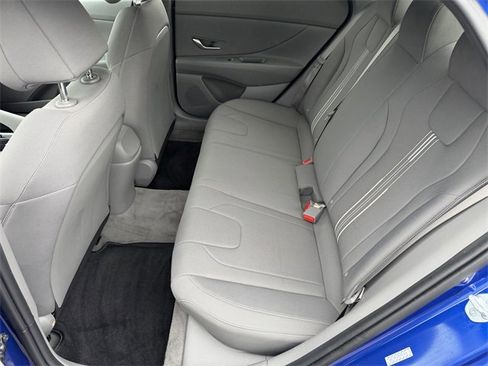 Used 2023 Hyundai Elantra SEL w/ Convenience Package image 21