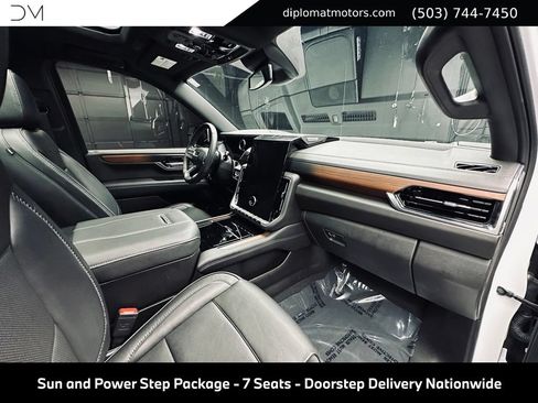 Used 2026 GMC Yukon Denali w/ Sun & Power Step Package AWD/4WD image 19
