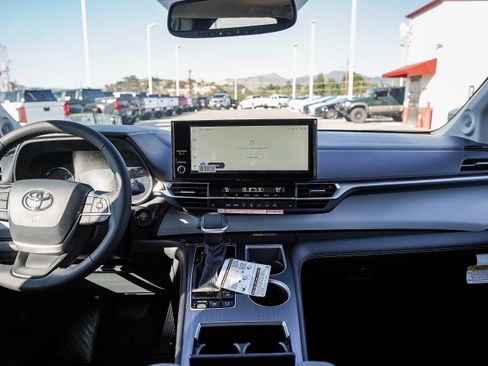 New 2026 Toyota Sienna XLE image 16