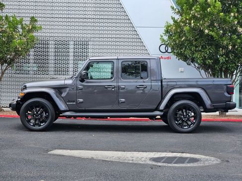 Used 2021 Jeep Gladiator Overland AWD/4WD image 9