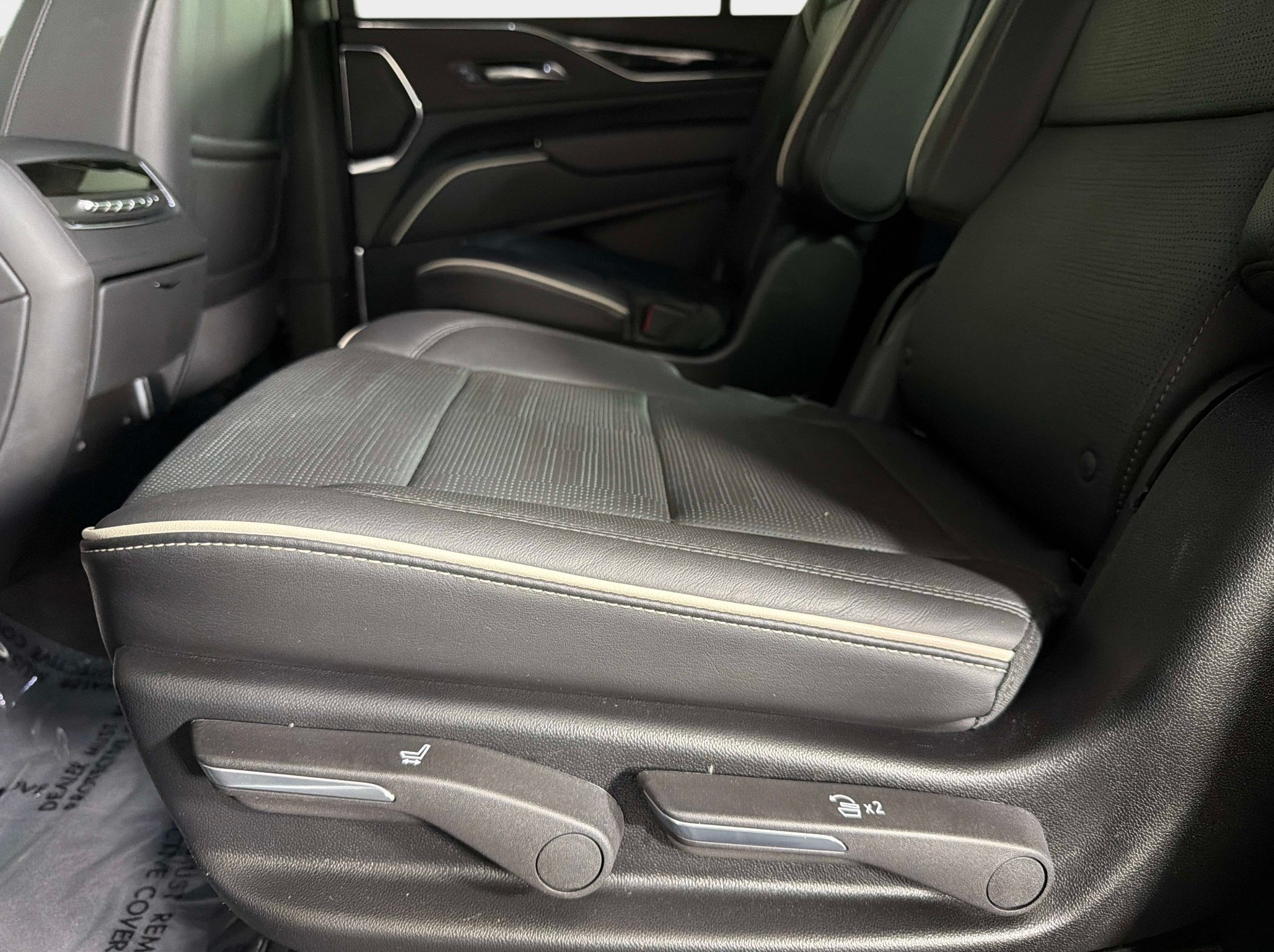 Used 2024 Cadillac Escalade ESV Sport w/ Touring Package AWD/4WD image 30