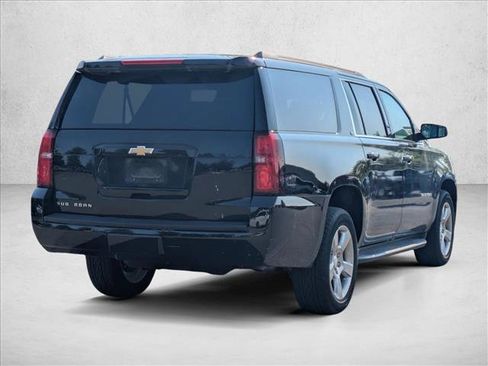 Used 2017 Chevrolet Suburban LT AWD/4WD image 5