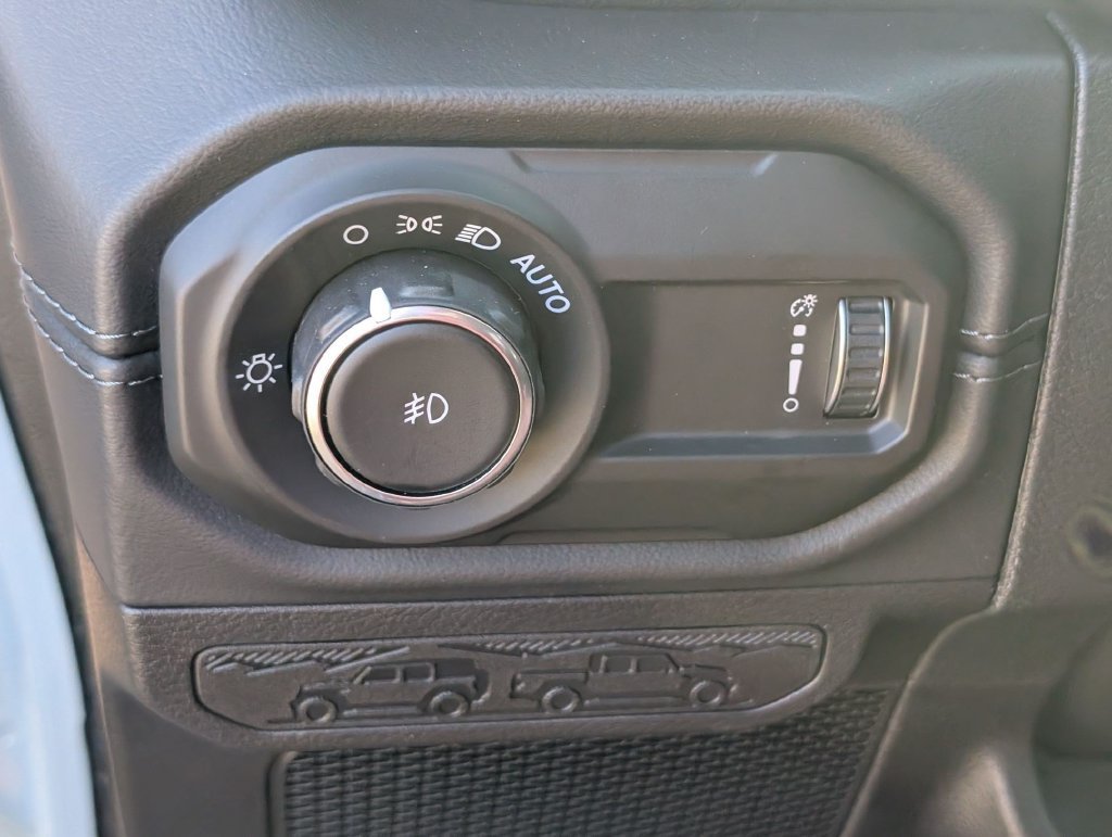 New 2026 Jeep Wrangler Unlimited Sahara AWD/4WD image 13