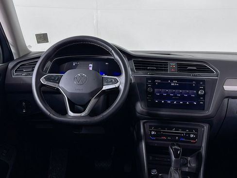 Used 2024 Volkswagen Tiguan SE image 13
