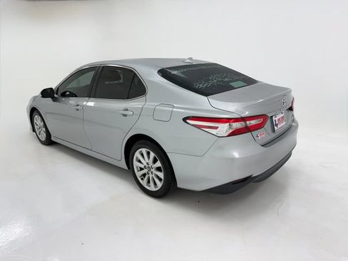 Used 2020 Toyota Camry LE FWD image 17