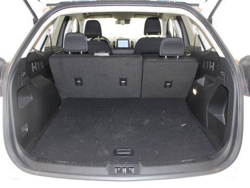 Used 2024 Ford Edge SE image 13