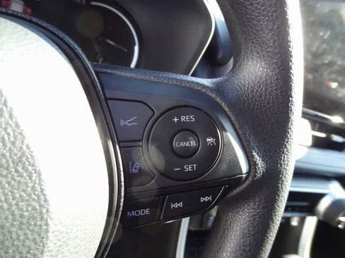 Used 2025 Toyota RAV4 XLE image 14