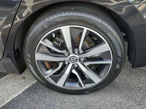 Used 2019 Nissan Maxima 3.5 SV w/ Floor Mat Group FWD image 9
