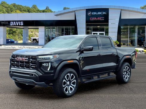 Used 2024 GMC Canyon AT4 w/ Canyon Safety Plus Package AWD/4WD image 3