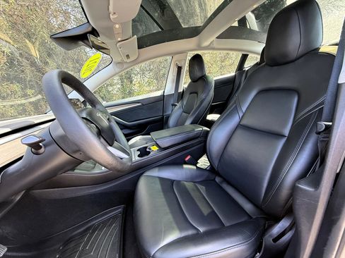 Used 2021 Tesla Model 3 Standard Range Plus image 34