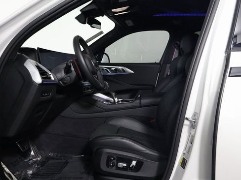Certified 2025 BMW XM AWD/4WD image 10