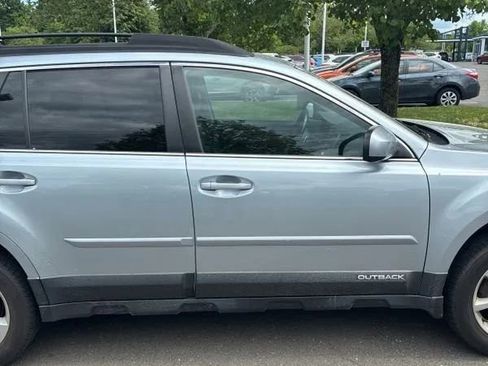 Used 2013 Subaru Outback 2.5i Limited AWD/4WD image 11
