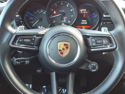 Used 2023 Porsche Macan AWD/4WD image 8