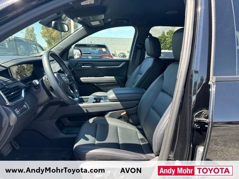 Used 2024 GMC Acadia Elevation w/ Luxury Package AWD/4WD image 9