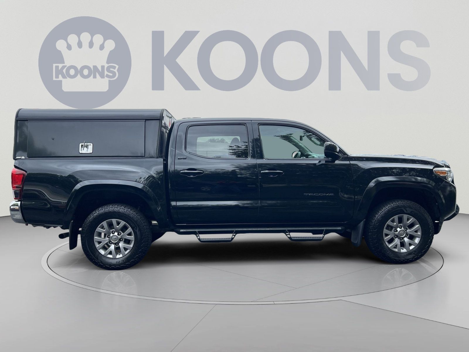 Used 2019 Toyota Tacoma SR5 AWD/4WD image 10