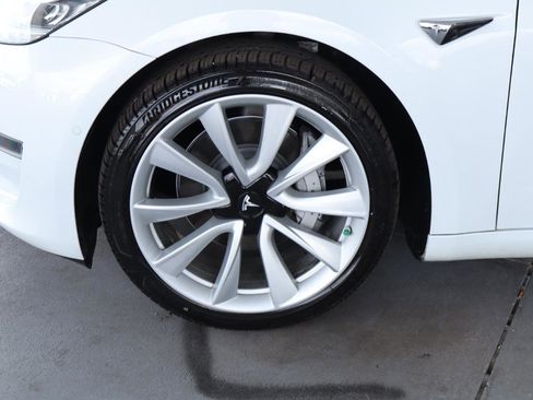 Used 2018 Tesla Model 3 Mid Range RWD image 13