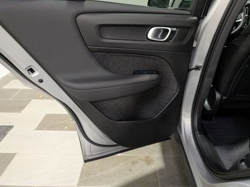 Used 2024 Volvo XC40 B5 Ultimate w/ Protection Package Premier image 9