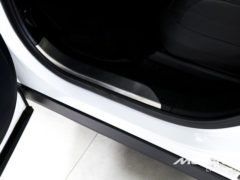 Used 2023 Land Rover Range Rover SE image 16