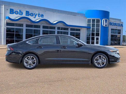 Certified 2024 Honda Accord EX-L image 2