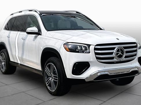 Certified 2025 Mercedes-Benz GLS 450 4MATIC image 3