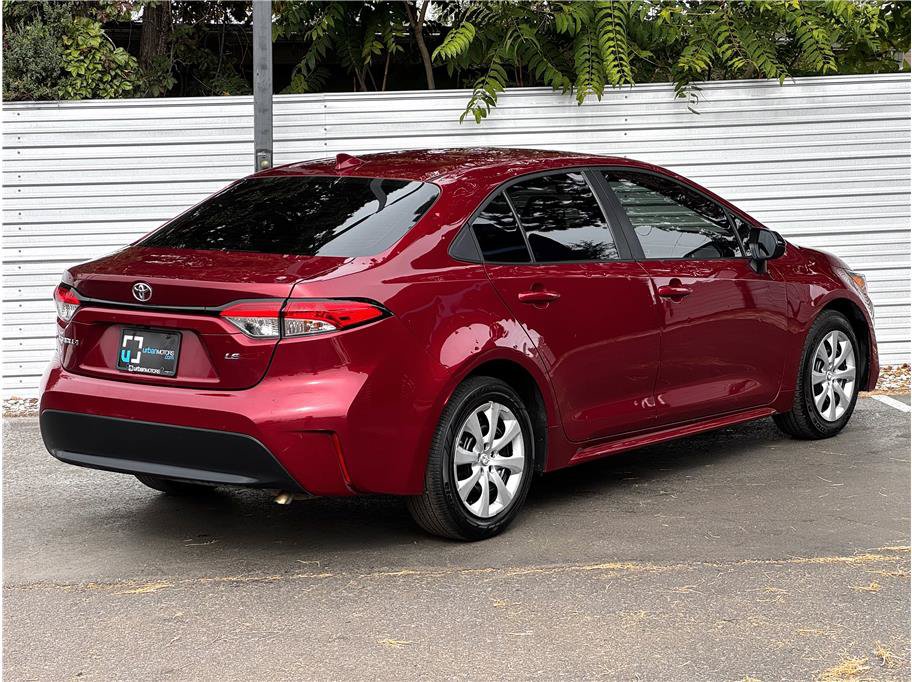 Used 2025 Toyota Corolla LE FWD image 12