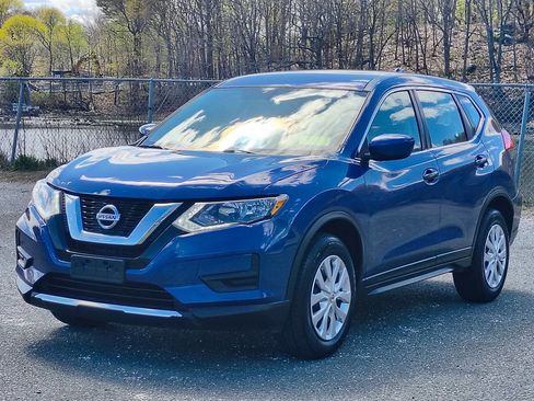 Used 2017 Nissan Rogue S AWD/4WD image 3