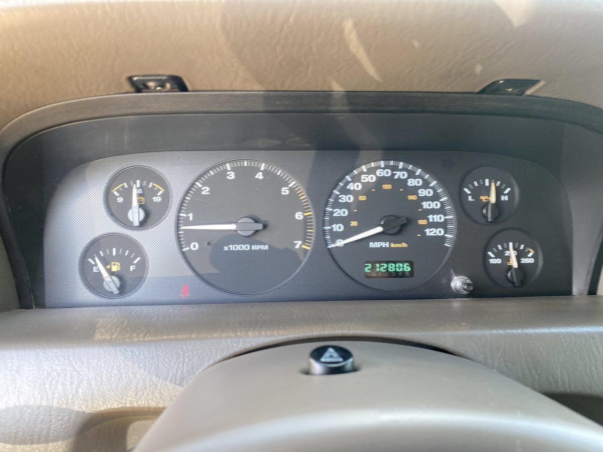 Used 2004 Jeep Grand Cherokee Limited w/ Cold Weather Group RWD image 15