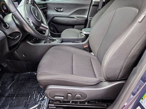 Used 2025 Hyundai Kona SEL FWD image 13