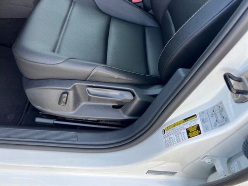 Used 2017 Volkswagen Golf Wolfsburg Edition FWD image 8