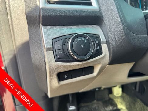 Used 2015 Ford Explorer XLT w/ Equipment Group 202A AWD/4WD image 23