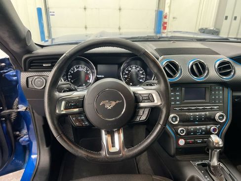 Used 2017 Ford Mustang Coupe RWD image 11