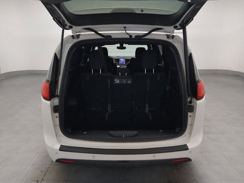 Used 2018 Chrysler Pacifica Touring Plus w/ S Appearance Package FWD image 29