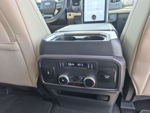 Certified 2024 Ford Expedition Platinum RWD image 11