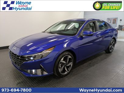 Certified 2023 Hyundai Elantra Limited w/ Preferred Accessory Package