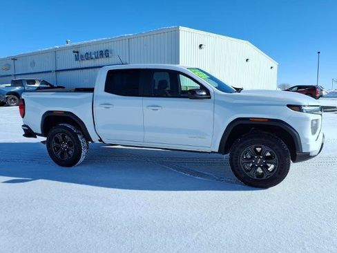 Used 2025 GMC Canyon Elevation image 4