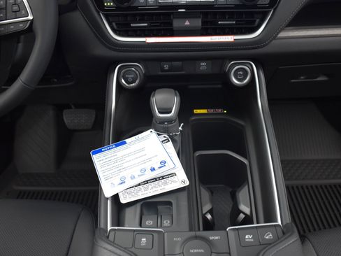 Used 2025 Toyota Grand Highlander AWD Hybrid image 19