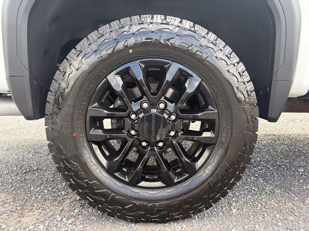 Used 2025 GMC Sierra 2500 Denali AWD/4WD image 22